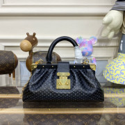 M22326 Monogram Clutch (Black)