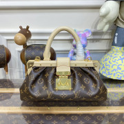 Louis Vuitton M46544 Monogram Clutch 