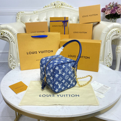 Louis Vuitton Square Bag M59611