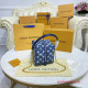 Louis Vuitton Square Bag M59611