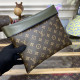 Louis Vuitton M64034 Pochette Tuileries Monogram