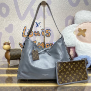 M12583 Fall-Winter 2024 Show CarryAll Dark MM Trianon Gray
