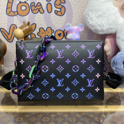 M23618 Black Coussin PM