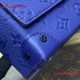 M82571 Steamer Wearable Wallet Racing Blue