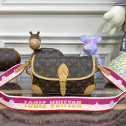 M46049 Diane Monogram Canvas (Fuchsia)