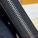 M62622 Lockme Zippy Wallet (Black)