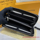 M62622 Lockme Zippy Wallet (Black)