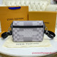 N50014 Studio Messenger Shoulder Bag