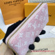 M81182 Zippy Wallet
