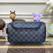 N47625 Toiletry Pouch Damier Graphite Canvas