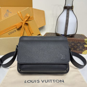 M15265 Boarding Messenger Black (Authentic Quality)