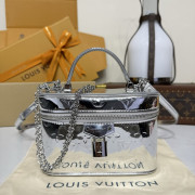 M26097 LV Ski Vanity Chain Pouch Silver (Authentic Quality)