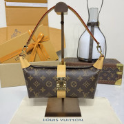 M26191 Pochette Mia (Authentic Quality)