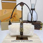 M26245 LV Ski Pochette Mia Creme (Authentic Quality)