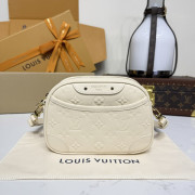 M26509 Tiny Camera Bag Creme (Authentic Quality)