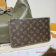 M14268 Carryall Vibe MM Dark Kaki (Authentic Quality)