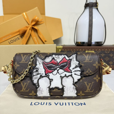 M15148 Wallet On Chain Ivy (Authentic Quality)