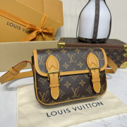 M26805 Satchel Wearable Wallet (Authentic Quality)