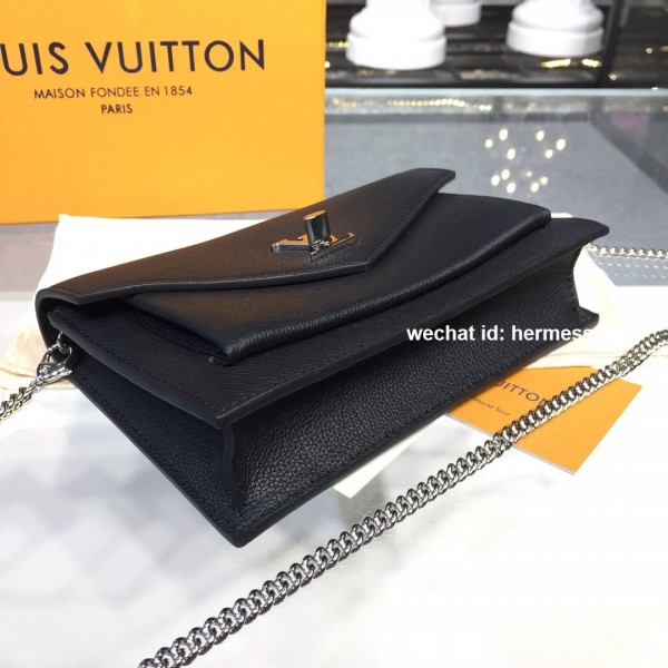 Louis Vuitton M63471 Pochette MyLockMe Chain Lockme